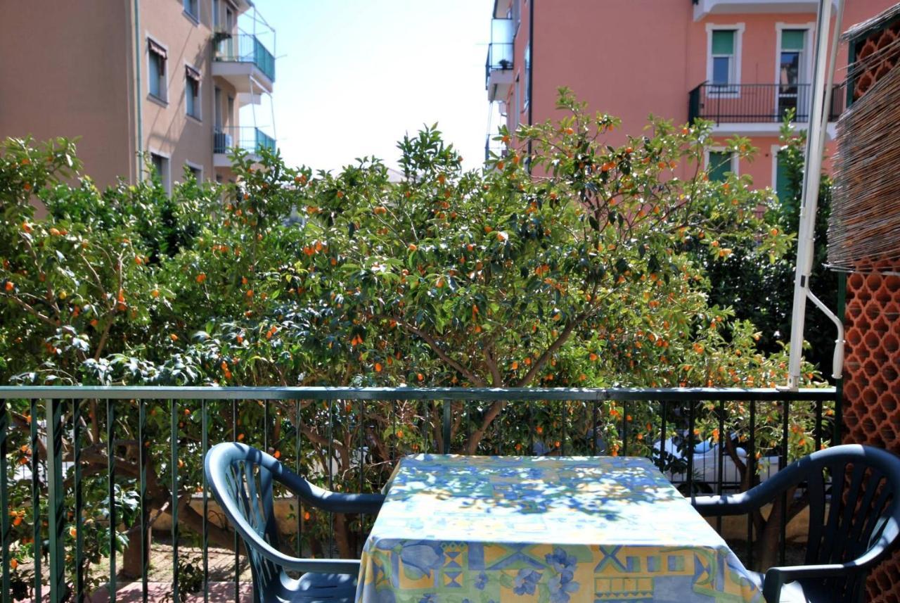 Appartamenti Con Giardino E Posto Auto Per Famiglie Finale Ligure Exterior photo