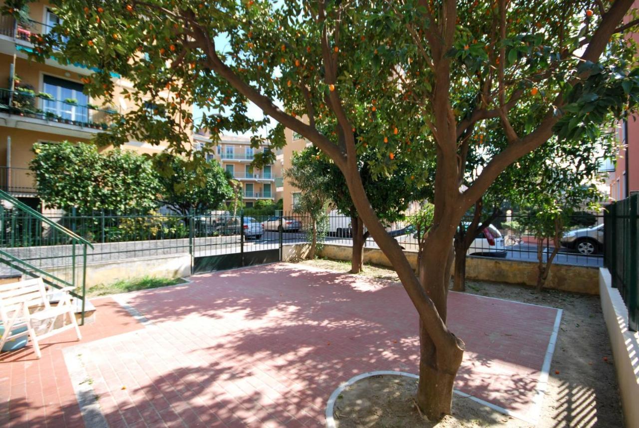 Appartamenti Con Giardino E Posto Auto Per Famiglie Finale Ligure Exterior photo